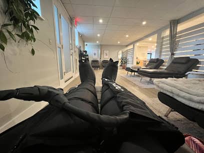 Renu Lounge Day Spa - Infrared Saunas, Red Light Therapy, Cold Plunge, Recovery Lounge - Spa in Manchester Center