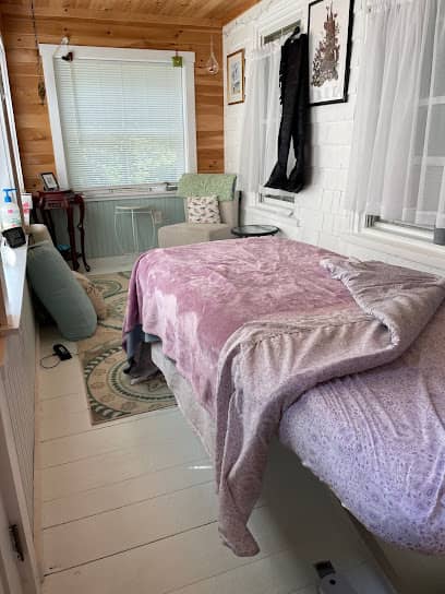 Radiant Wellness Studio - Massage therapist in Arundel