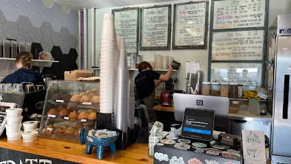 Strait to the Roots - Coffee shop in Mackinaw City