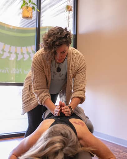 Live Well Chiropractic | Dr. Kelli Nelson - Chiropractor in Manhattan