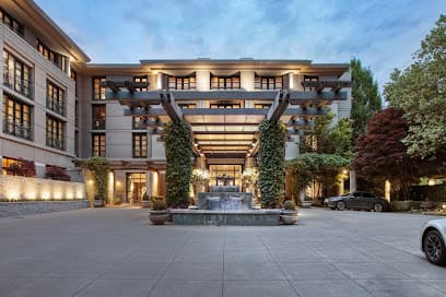 Bellevue Club - Social club in Bellevue, WA